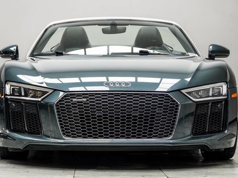 Used 2017 Audi R8 V10 w/ Carbon Exterior Package image 13