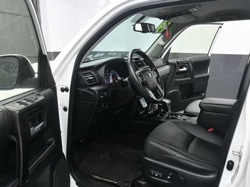 Used 2019 Toyota 4Runner TRD Off-Road Premium AWD/4WD image 10