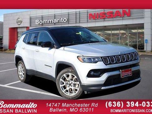 Used 2025 Jeep Compass Limited AWD/4WD image 1