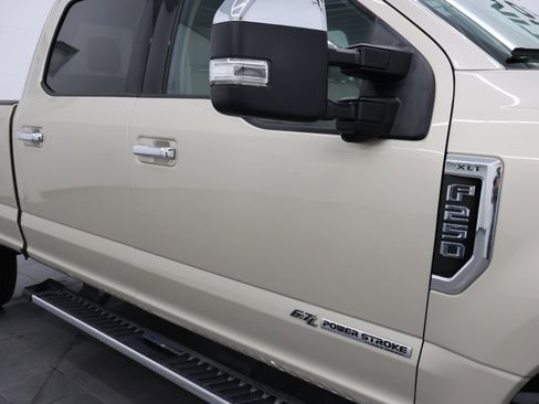 Used 2018 Ford F250 XLT w/ XLT Premium Package AWD/4WD image 29