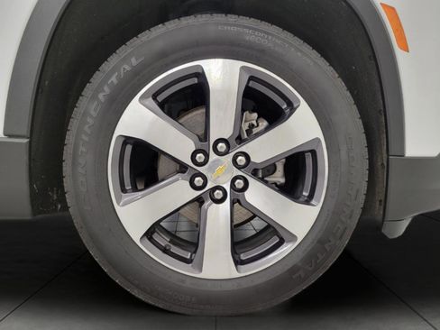 Used 2023 Chevrolet Traverse LT w/ LT Premium Package image 3