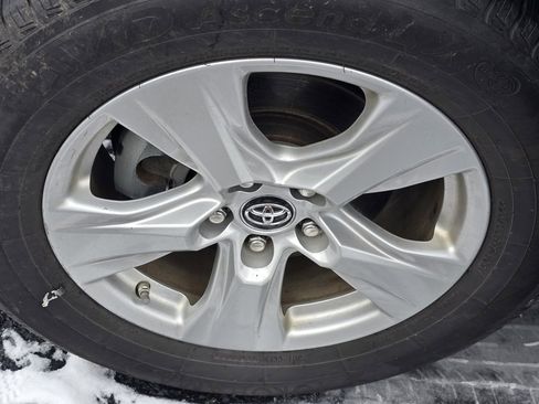 Used 2020 Toyota RAV4 LE image 20