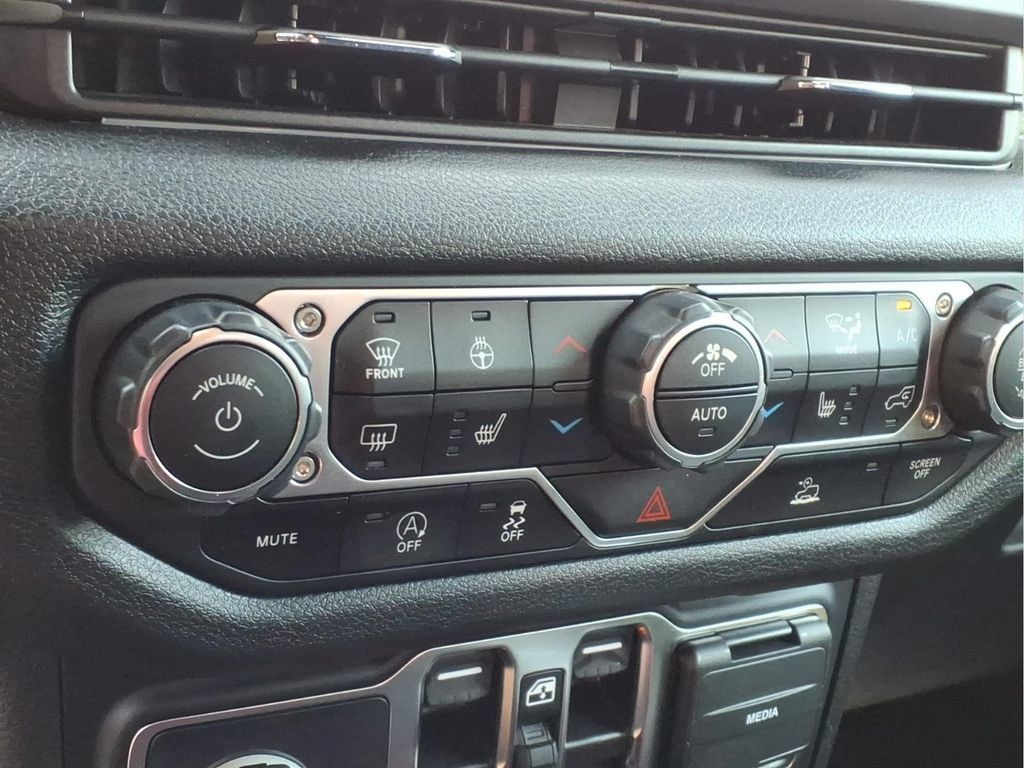 Used 2024 Jeep Gladiator Sport AWD/4WD image 8