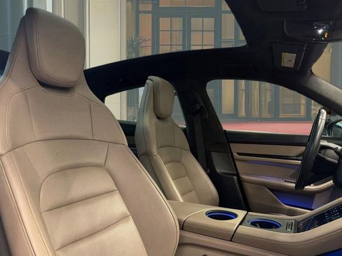 Used 2021 Porsche Taycan 4S image 33