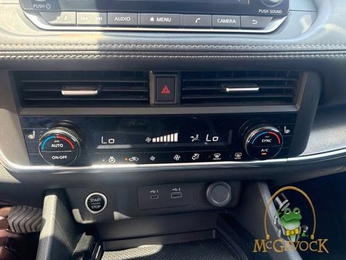 Used 2023 Nissan Rogue SV w/ SV Premium B Package FWD image 14