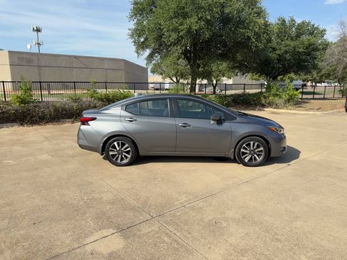 Used 2025 Nissan Versa SV w/ Trunk Package FWD image 4