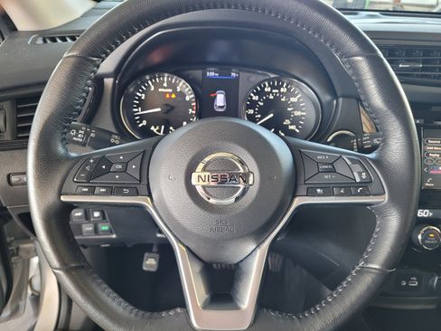 Certified 2018 Nissan Rogue SL FWD image 16