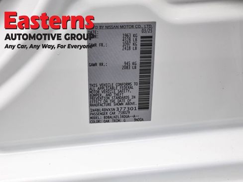 Used 2025 Nissan Altima 2.5 SV FWD image 35