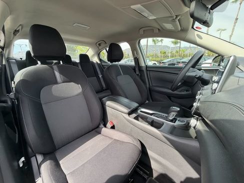 Used 2024 Nissan Sentra SV FWD image 29