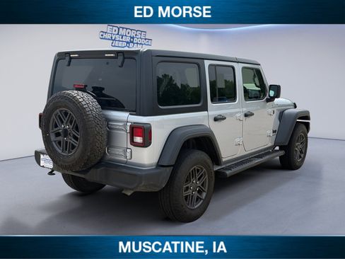 Used 2024 Jeep Wrangler Unlimited Sport w/ Convenience Group AWD/4WD image 5