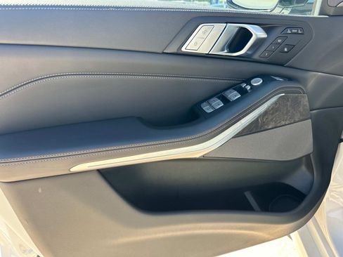 Used 2019 BMW X7 xDrive40i w/ Premium Package image 9