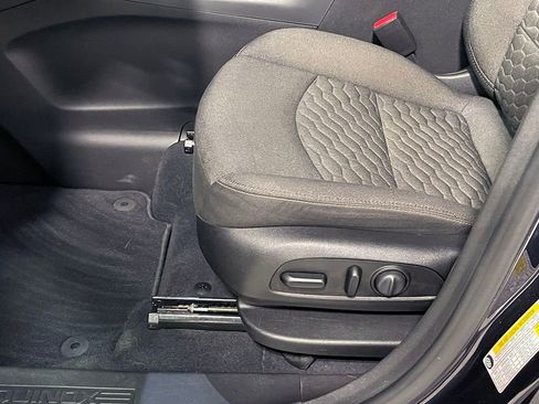 Used 2020 Chevrolet Equinox LT image 21