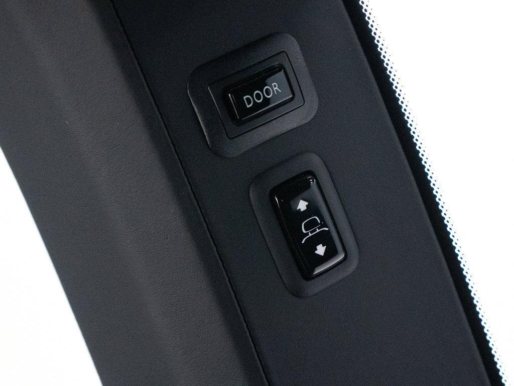 Certified 2023 Rolls-Royce Cullinan AWD/4WD image 32