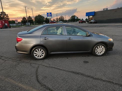 Used 2009 Toyota Corolla LE FWD image 3