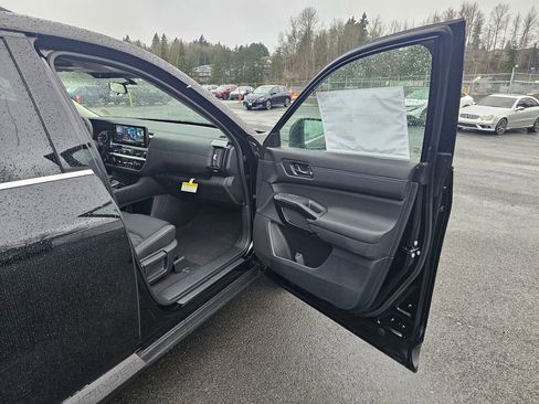 New 2026 Nissan Pathfinder SV image 28