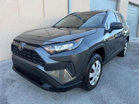 Used 2021 Toyota RAV4 LE FWD image 7