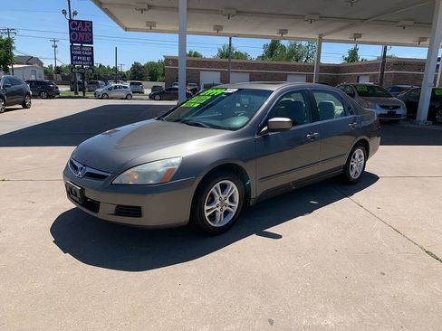 Used 2006 Honda Accord EX image 3