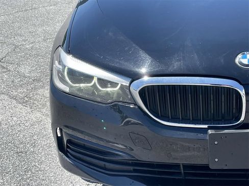 Used 2019 BMW 530i xDrive w/ Convenience Package image 9