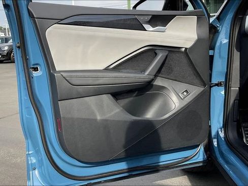 New 2025 Volkswagen Tiguan SE R-Line image 21