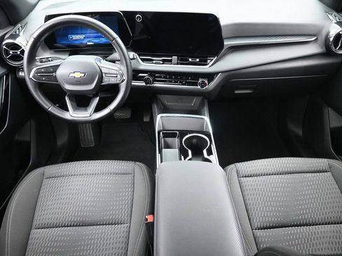 Used 2025 Chevrolet Equinox LT FWD image 15