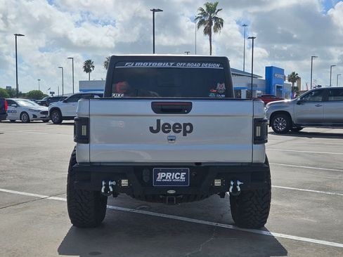 Used 2022 Jeep Gladiator Mojave AWD/4WD image 6