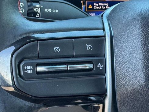 Used 2023 Chevrolet Colorado Z71 w/ Z71 Convenience Package 2 image 16