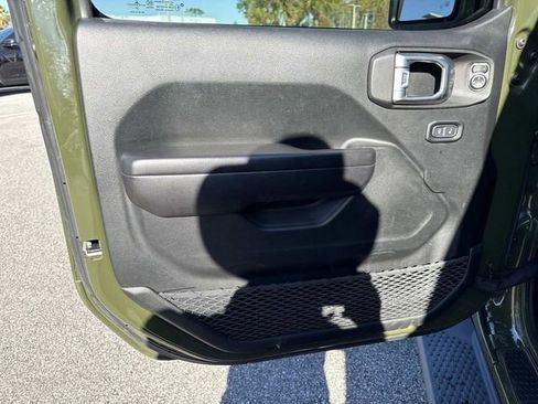 Used 2021 Jeep Wrangler Unlimited Islander image 18