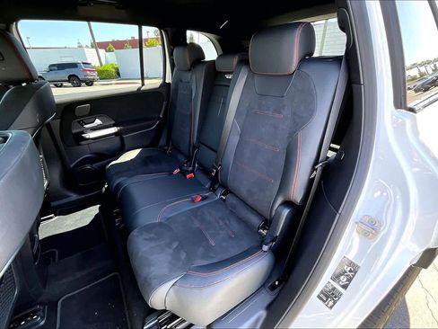 Used 2023 Mercedes-Benz EQB 300 4MATIC image 19