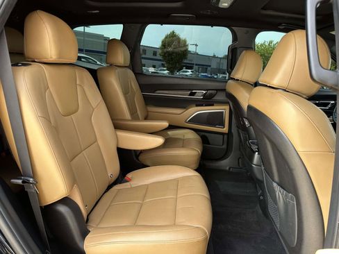 Used 2022 Kia Telluride SX w/ Towing Package FWD image 10