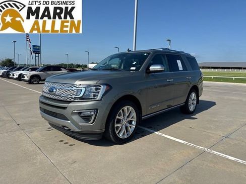 Used 2019 Ford Expedition Platinum AWD/4WD image 2