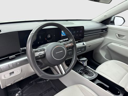 Used 2025 Hyundai Kona SEL FWD image 18
