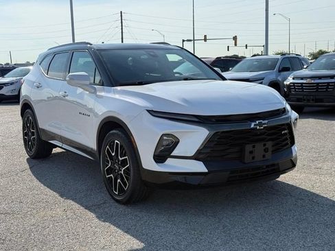 Used 2024 Chevrolet Blazer RS w/ Driver Confidence II Package FWD image 9