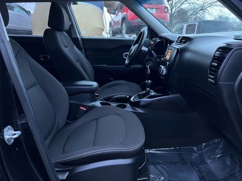 Used 2017 Kia Soul image 16