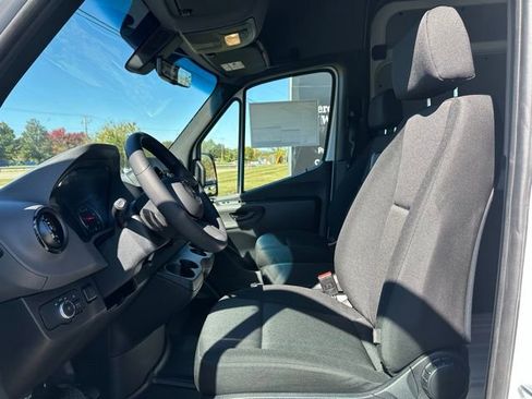 Used 2026 Mercedes-Benz Sprinter 2500 image 16