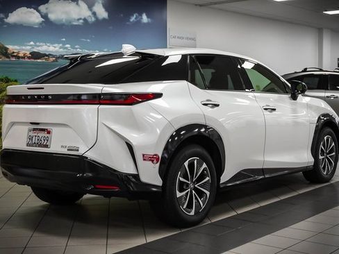 Certified 2023 Lexus RZ 450e Premium w/ Technology Package image 6