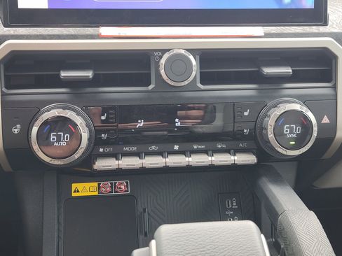 New 2026 Toyota Tacoma Limited AWD/4WD image 18