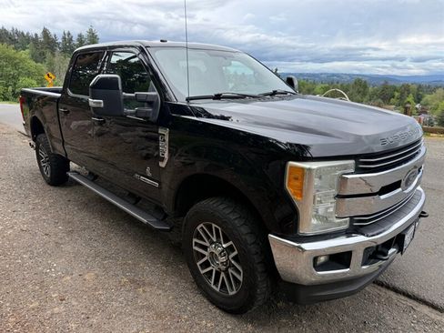 Used 2017 Ford F250 Lariat w/ Lariat Value Package AWD/4WD image 5