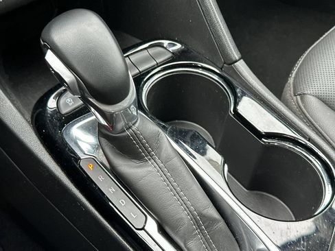 Used 2024 Buick Encore GX Sport Touring FWD image 21