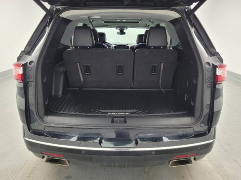 Used 2018 Chevrolet Traverse Premier w/ Driver Confidence II Package FWD image 29