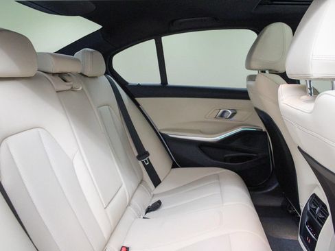 Used 2024 BMW 330i Sedan w/ Convenience Package RWD image 27