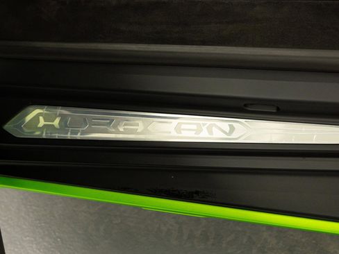 Used 2024 Lamborghini Huracan Sterrato image 14