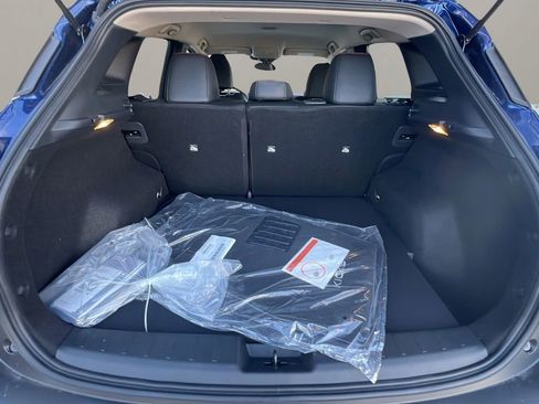 New 2026 Nissan Kicks SR w/ Cold Weather Package FWD image 10