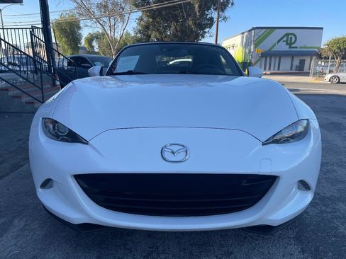 Used 2017 MAZDA MX-5 Miata Grand Touring RWD image 2