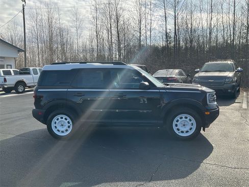 New 2025 Ford Bronco Sport Heritage w/ Convenience Package image 4