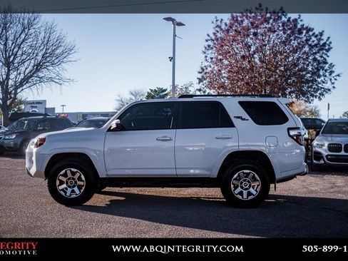 Used 2023 Toyota 4Runner TRD Off-Road image 4