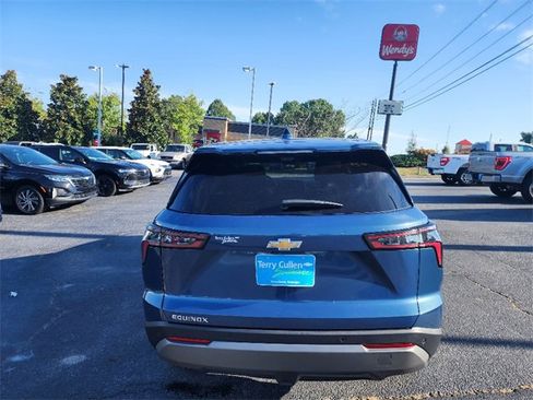 Used 2025 Chevrolet Equinox LT w/ Safety and Technology Package image 6