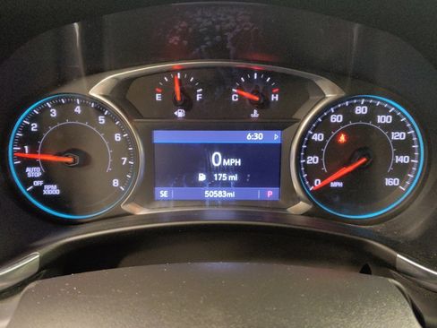 Used 2021 Chevrolet Equinox Premier image 23