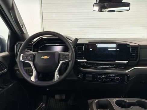 Used 2025 Chevrolet Silverado 1500 LT image 27