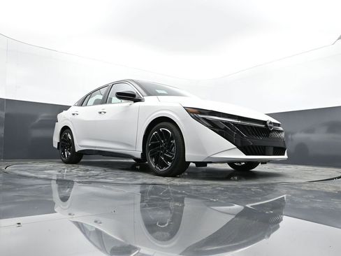 New 2026 Nissan Sentra SR w/ SR All Weather Package FWD image 32