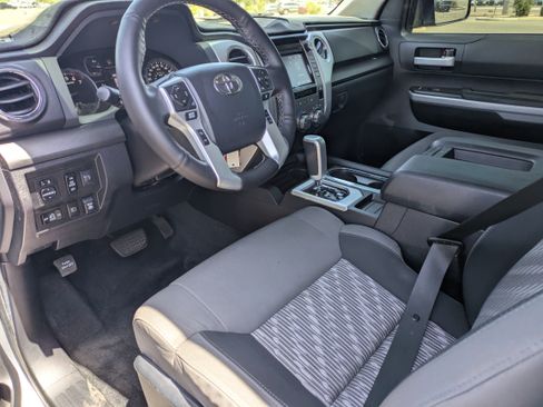 Used 2019 Toyota Tundra SR5 w/ SR5 Convenience Package RWD image 23